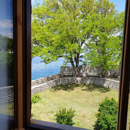 Apartment Stella Apsyrtides