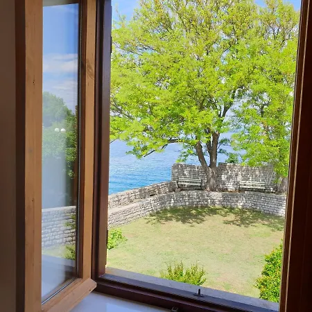 Apartment Stella Apsyrtides