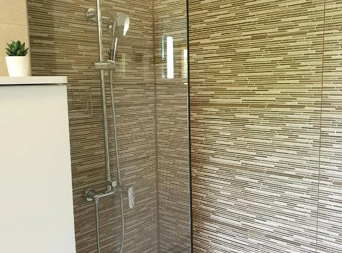 Stella Apsyrtides アパート *