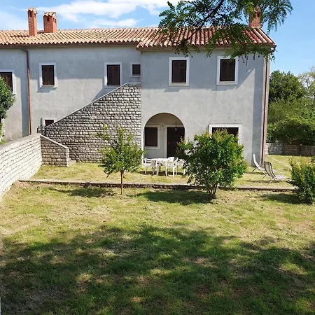 Stella Apsyrtides Osor