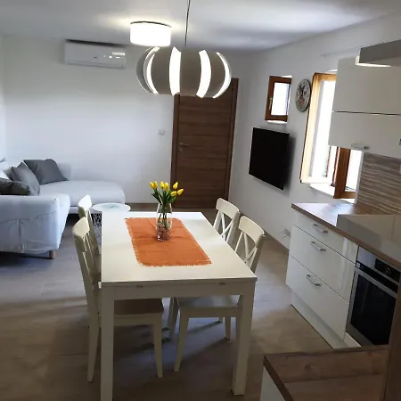 Stella Apsyrtides Apartment